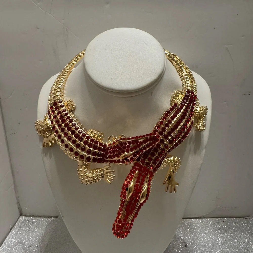 DENKAYS BLACK CHUNKY NECKLACE